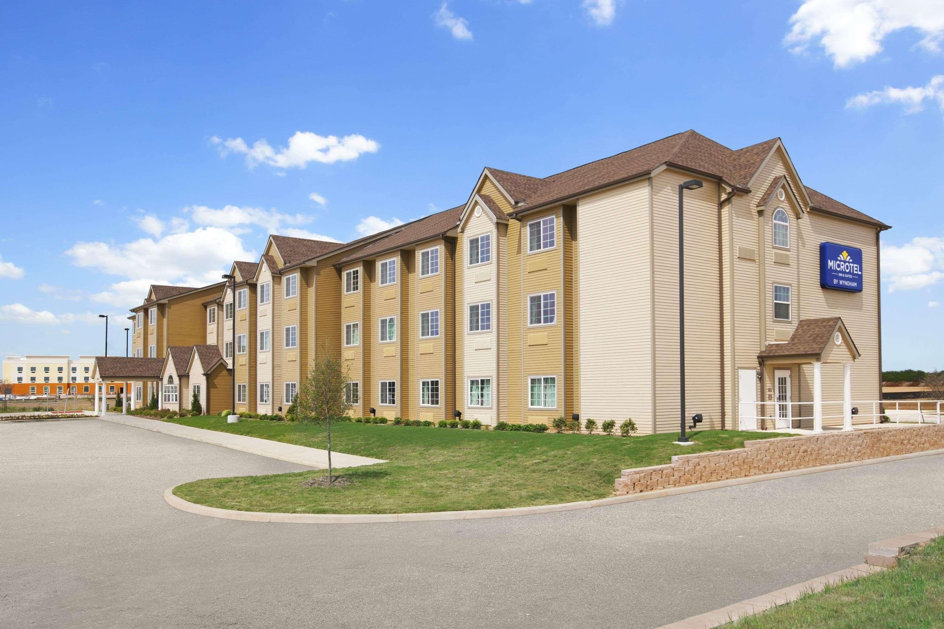 Microtel Inn & Suites Котула Екстериор снимка